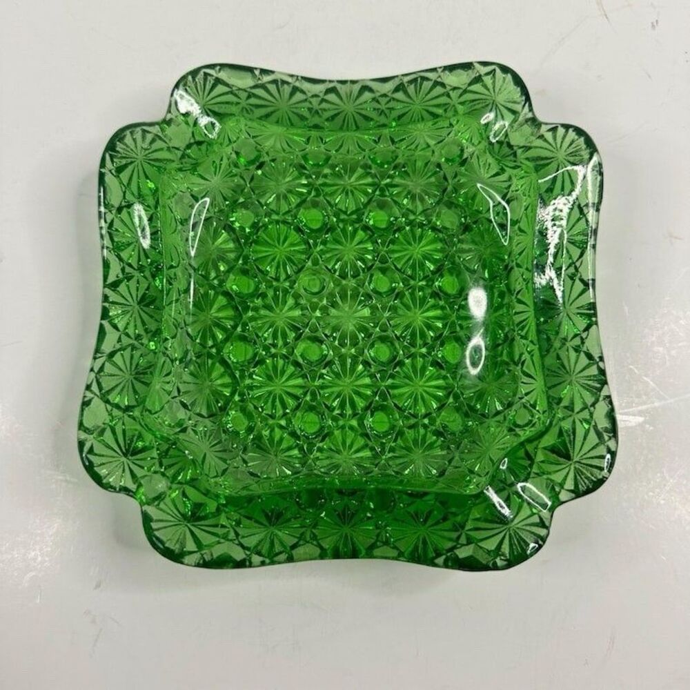 VTG L. E. Smith Daisy and Button Green Glass Square Ashtray Trinket Dish